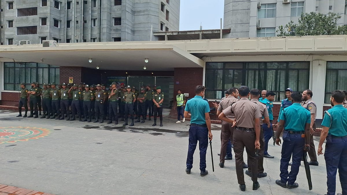 ধান গবেষণা ইনস্টিটিউটের ডিজি নিয়োগ নিয়ে দুই পক্ষ মুখোমুখি, প্রতিষ্ঠানে তালা