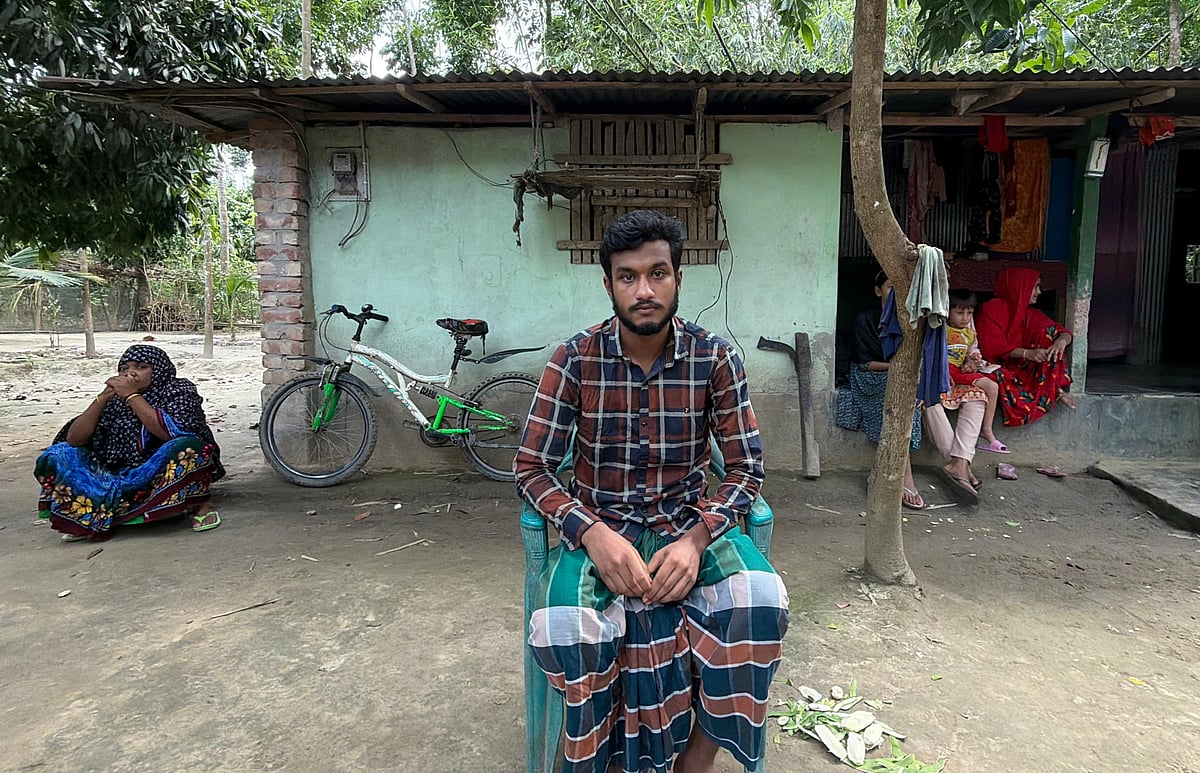 অস্ট্রেলিয়ার কথা বলে নেপালে নিয়ে নির্যাতন, ৮ মাস পর বাড়ি ফিরলেন সাকিব