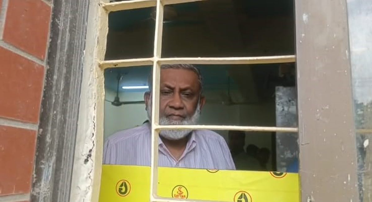 প্রকল্প পরিচালক দেড় ঘণ্টা অবরুদ্ধ, দুর্নীতি-চাঁদাবাজির পাল্টাপাল্টি অভিযোগ