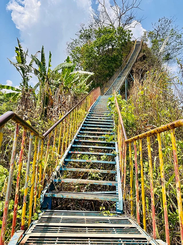 মায়ুং কপাল, হাতিমুড়া