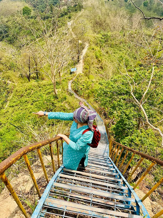 পথ যেন আর ফুরায় না 