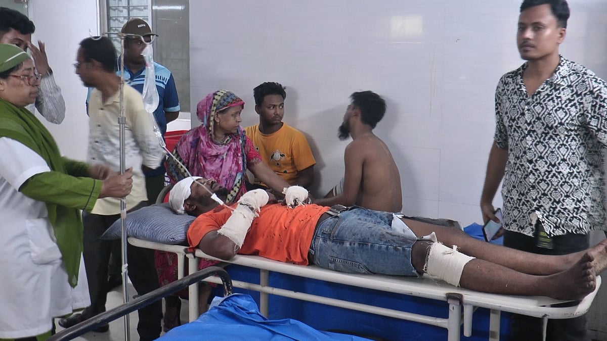 নারায়ণগঞ্জে র‍্যাবের তিন গোয়েন্দা সদস্যকে কুপিয়ে জখম