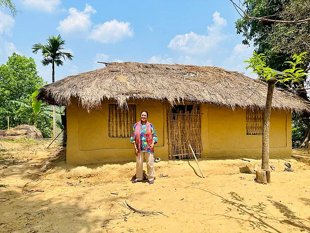 পাহাড়ের চুড়ায় মাটির ঘরের শীতলতা মন জুড়িয়ে দেয়