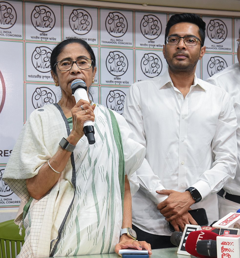 পশ্চিমবঙ্গ বিধানসভায় পরাজয়ের পর মমতা–অভিষেকের রাজনৈতিক ভবিষ্যৎ কী