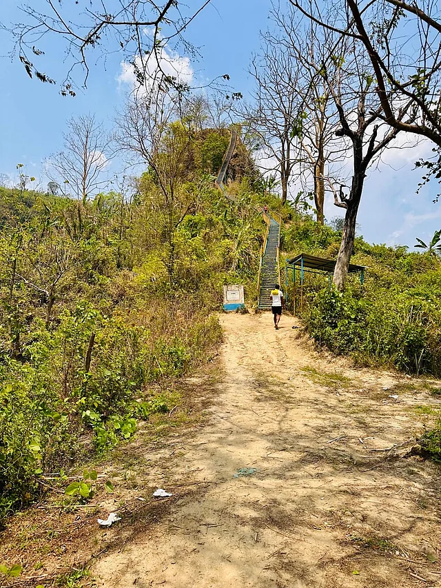 নিচ থেকে অপূর্ব সেই দৃশ্য