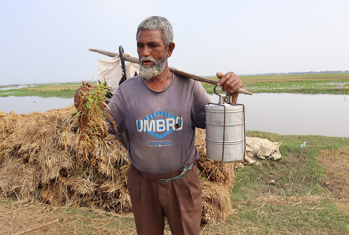 ‘ক্ষতির জ্বালা তুলিয়া লাভ নাই, খেতে আর পুতে হমান’