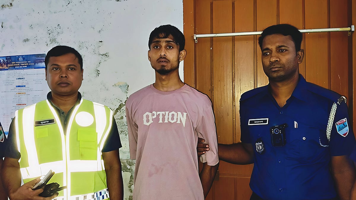 নড়াইলে ঘুমন্ত স্ত্রীকে কুপিয়ে হত্যা, স্বামী গ্রেপ্তার