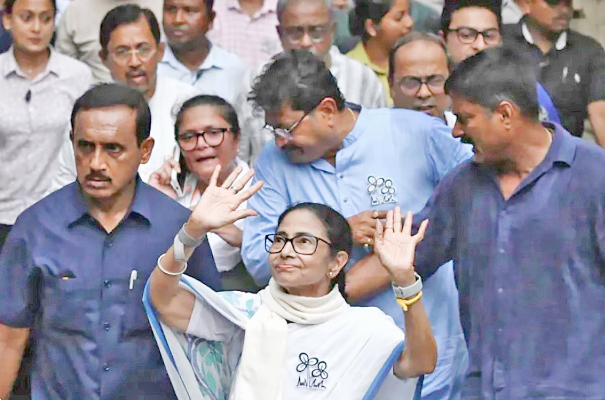 ভারতে বিরোধীরা কঠিন প্রশ্নের মুখে