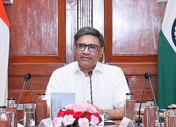 স্থবির দ্বিপক্ষীয় সম্পর্ক পুনরুজ্জীবিত করছে ভারত: মিশ্রি