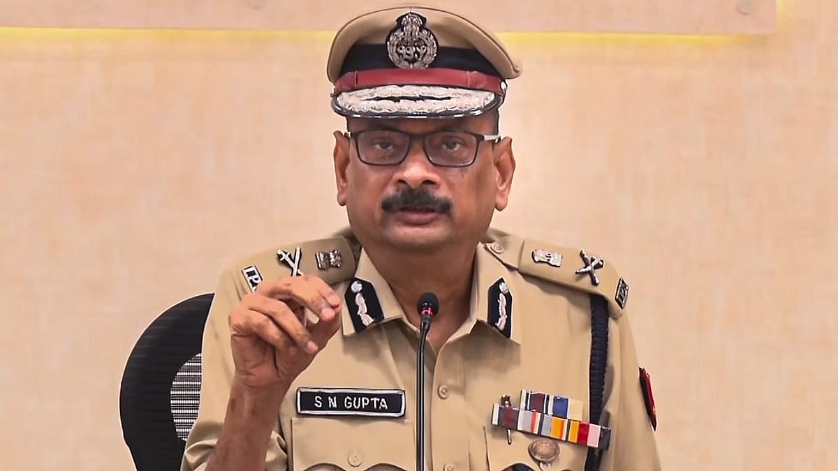 পশ্চিমবঙ্গে ৪৮ ঘণ্টায় ২০০ এফআইআর, গ্রেপ্তার ৪৩৩