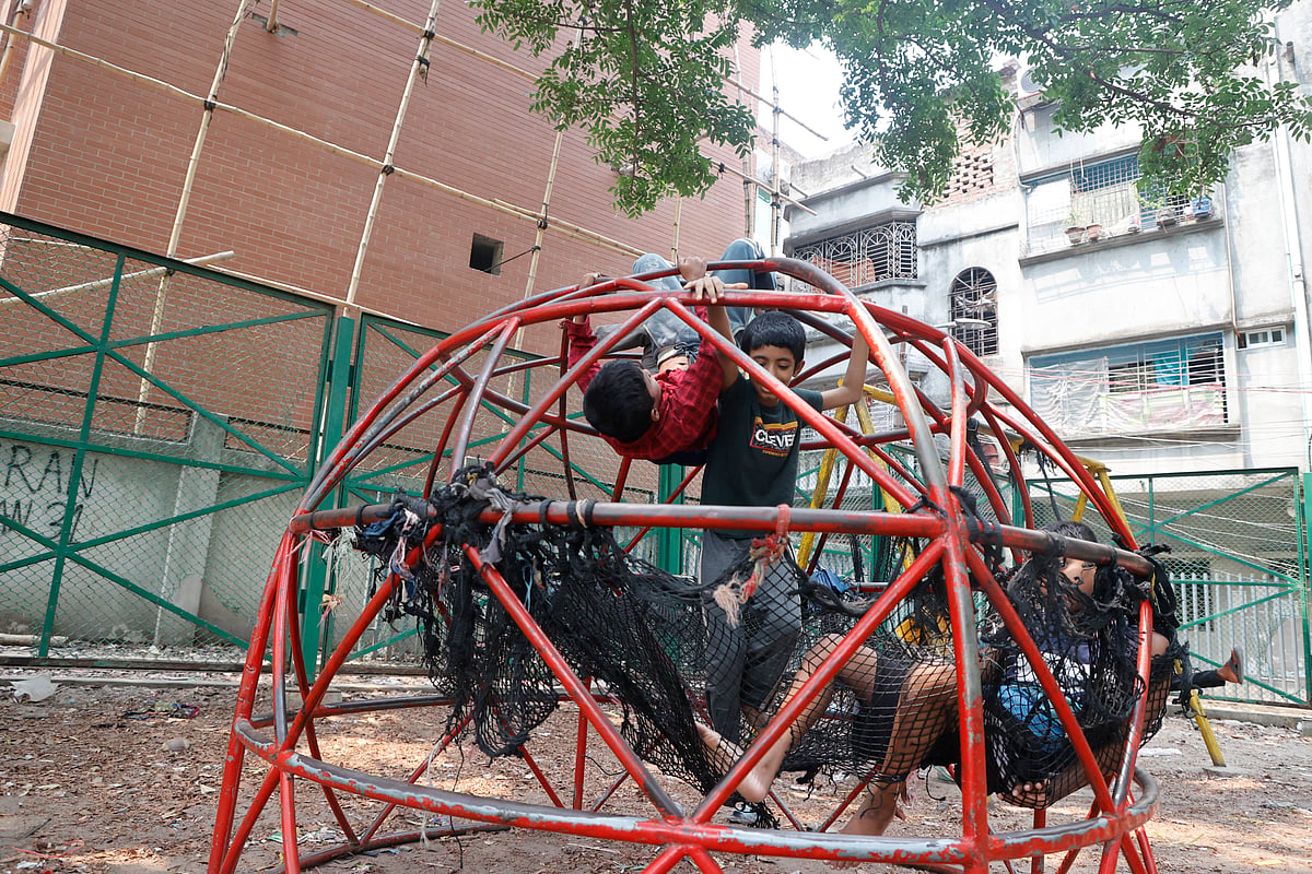 শিশুদের খেলার পার্কের এ কী দশা