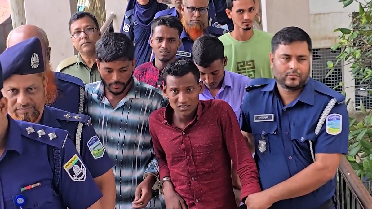 স্কুলছাত্রীকে দলবদ্ধ ধর্ষণের দায়ে ৩ জনের মৃত্যুদণ্ড