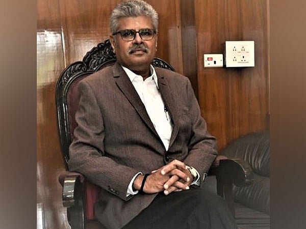 পশ্চিমবঙ্গে নির্বাচনের পরে কেন বিতর্কিত এসআইআর ট্রাইব্যুনাল থেকে পদত্যাগ করলেন বিচারপতি