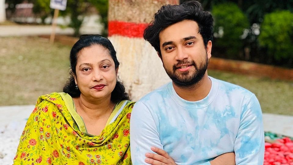 ‘মা আমার চোখ দেখে সবই বুঝতে পারতেন’