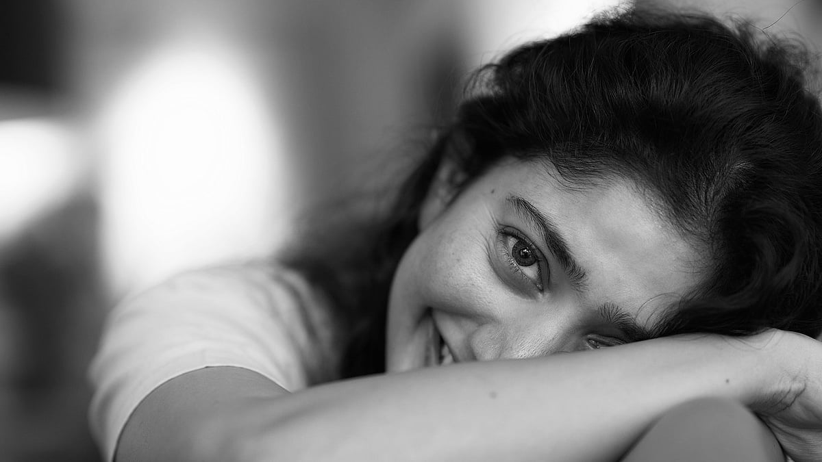 চুম্বনের দৃশ্যে আপত্তি, ‘নো মেকআপ’ অভিনেত্রীকে কতটা চেনেন