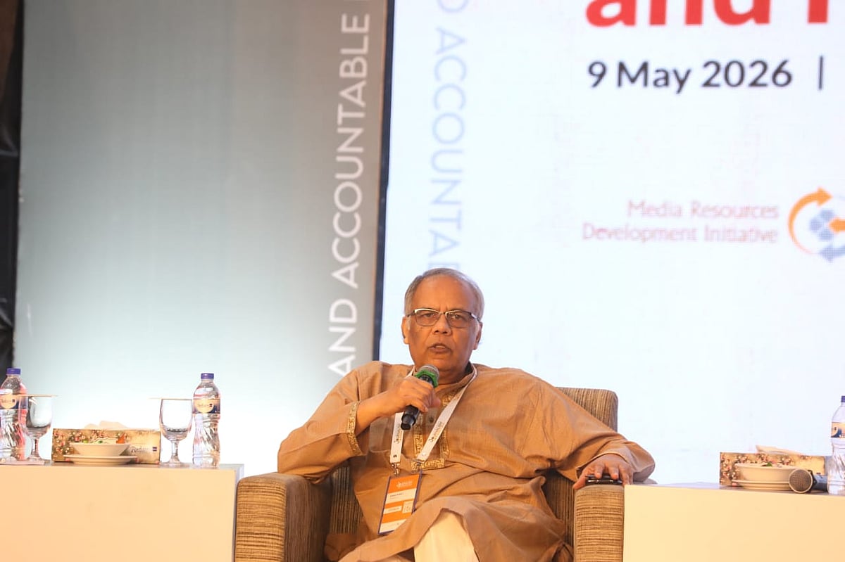 রাজনৈতিক সহনশীলতার ঘাটতি থাকলে সংবাদমাধ্যমও স্বাধীনভাবে কাজ করতে পারে না: কামাল আহমেদ