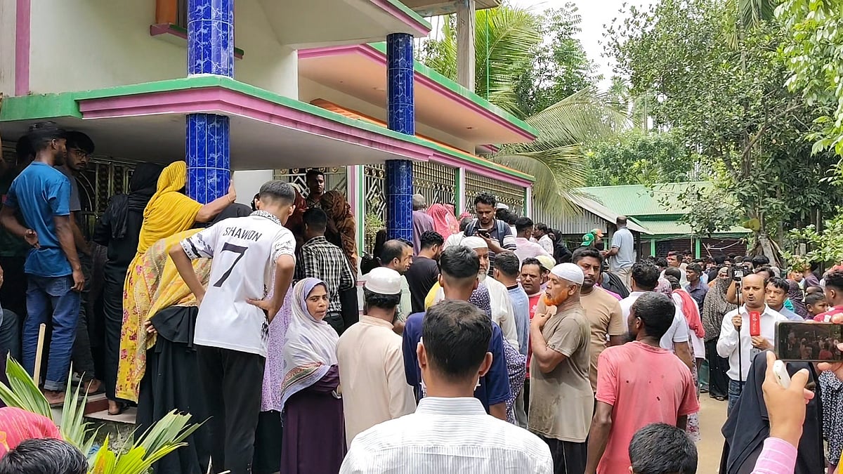 গাজীপুরে একই পরিবারের ৫ জনকে গলা কেটে হত্যা, গৃহকর্তা পলাতক