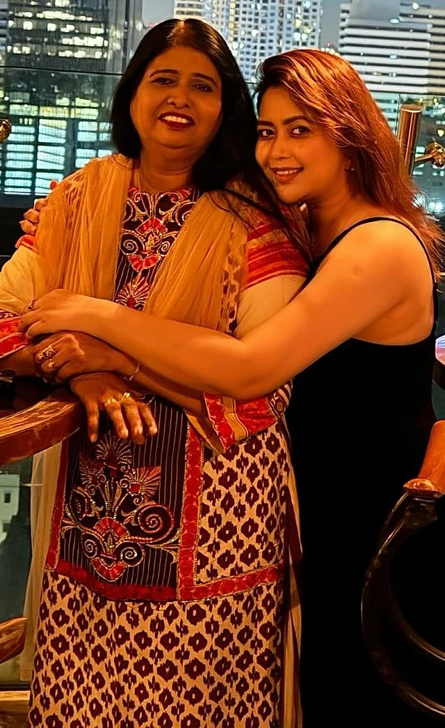 মায়ের সঙ্গে প্রায়ই সময় কাটান তিনি