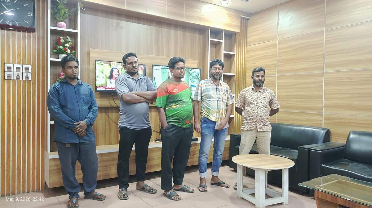 মাদক ব্যবসায়ীকে ছাড়াতে থানায় তদবির, বিএনপি-জামায়াতের পাঁচজন আটক