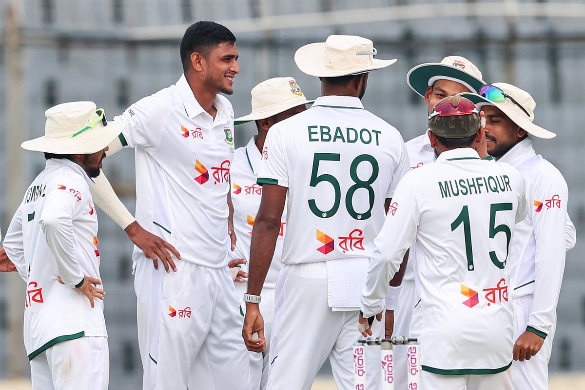 ৩৮৬ রানে অলআউট পাকিস্তান, ২৭ রানের লিড পেল বাংলাদেশ