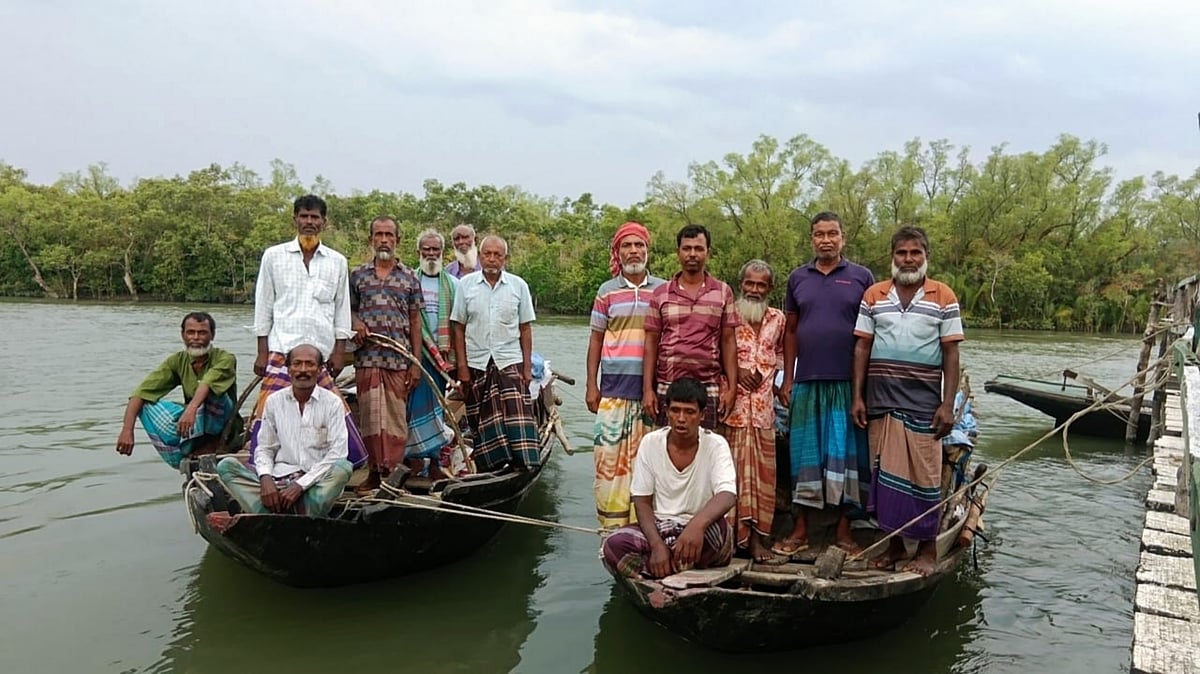 সুন্দরবনে দস্যুতা : ৮২ হাজার টাকা মুক্তিপণ দিয়ে ছাড়া পেলেন ১৩ মৌয়াল
