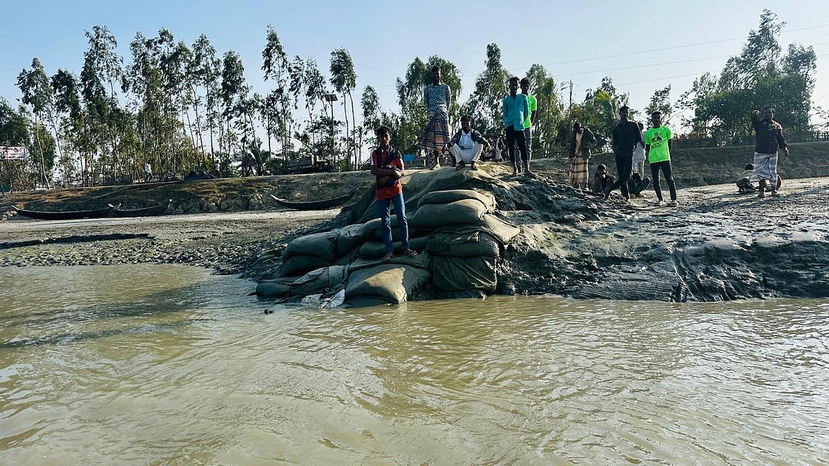 যোগাযোগব্যবস্থা, বিশুদ্ধ পানি, স্বাস্থ্যকেন্দ্র—কিছুই নেই বিচ্ছিন্ন দ্বীপটিতে