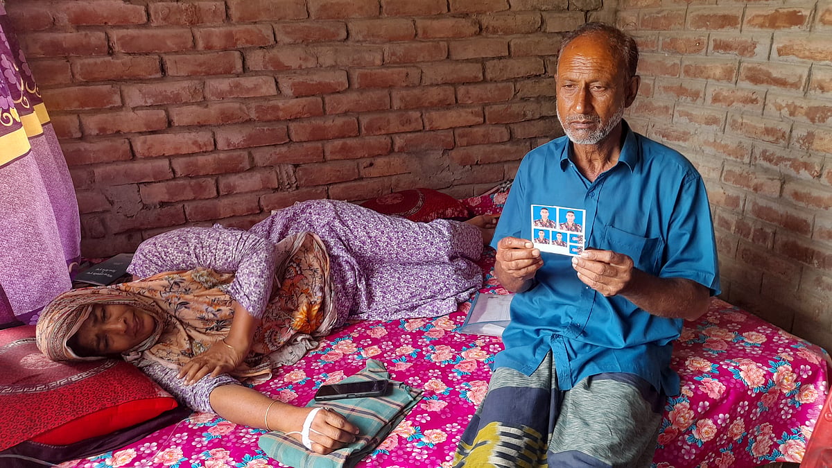 কক্সবাজার থেকে ফেরার পথে দুর্ঘটনায় নিহত, ছেলে হারিয়ে শয্যাশায়ী ঝিনাইদহের দুই মা