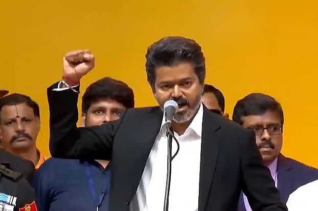 ক্ষমতা নিয়েই খড়্গহস্ত মুখ্যমন্ত্রী থালাপতি, ৭১৭ মদের দোকান বন্ধের নির্দেশ