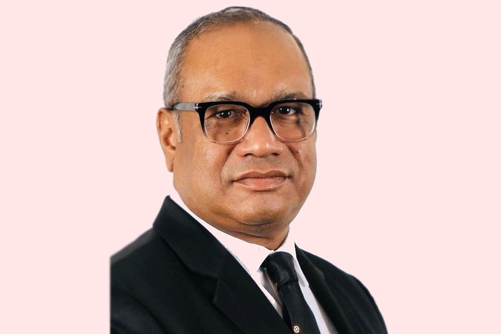 জীবনযাত্রা বদলে দিল কার্ড 