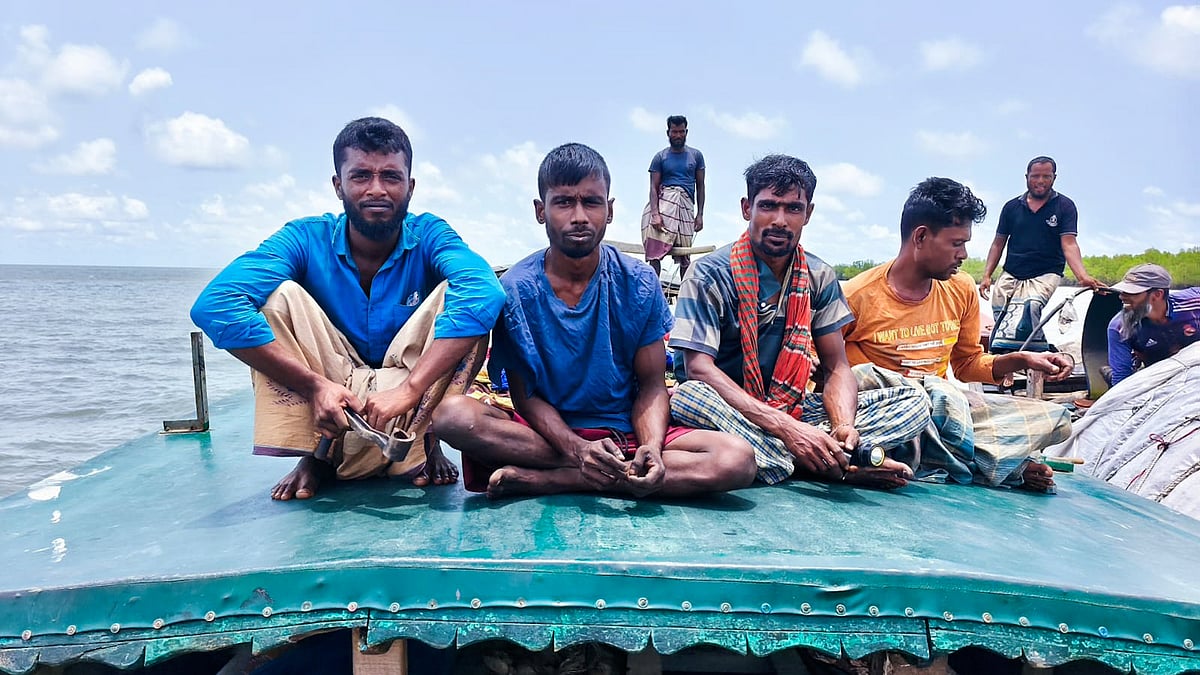 সুন্দরবনে দস্যুদের সঙ্গে টহল দলের গোলাগুলি, অপহৃত ৪ জেলে উদ্ধার