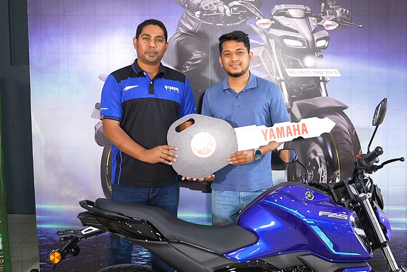 জ্বালানি সংকটেও জাপানি মোটরসাইকেলে আস্থা, শোরুমগুলোতে ক্রেতার ভিড়