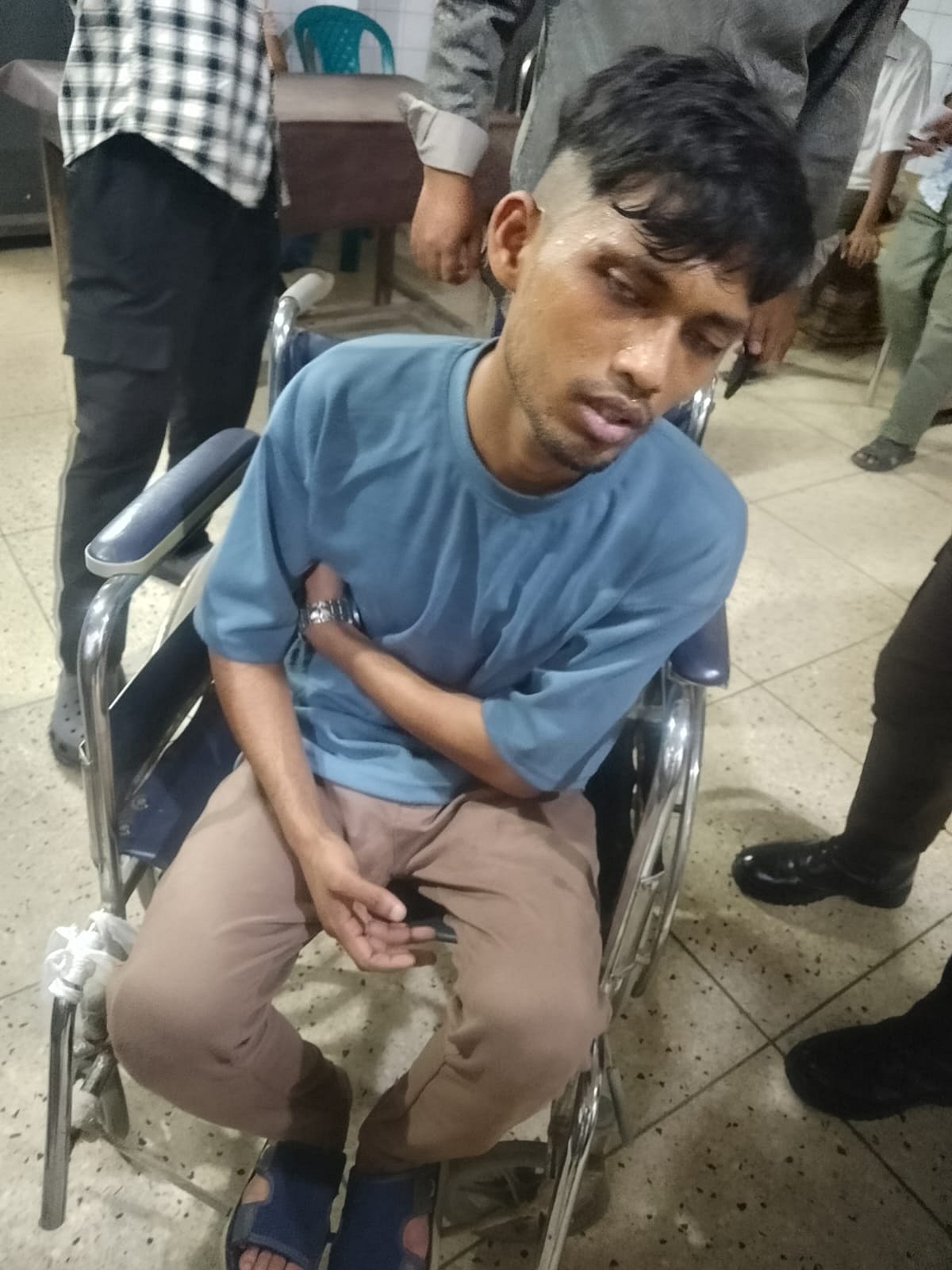 রাজধানীর লালবাগে দুর্বৃত্তদের গুলিতে তরুণ আহত