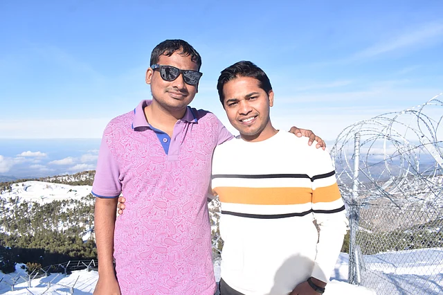 লিমাসল প্রবাসী অয়ন শাহের (ডানে) আন্তরিকতায় ট্রুডোস ঘুরে দেখার সৌভাগ্য হয়েছিল 