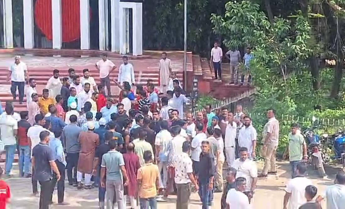 কেরানীগঞ্জে পশুর হাটের ইজারা নিয়ে দ্বন্দ্ব, যুবশক্তি-ছাত্রশক্তির নেতা-কর্মীদের মারধর করার অভিযোগ
