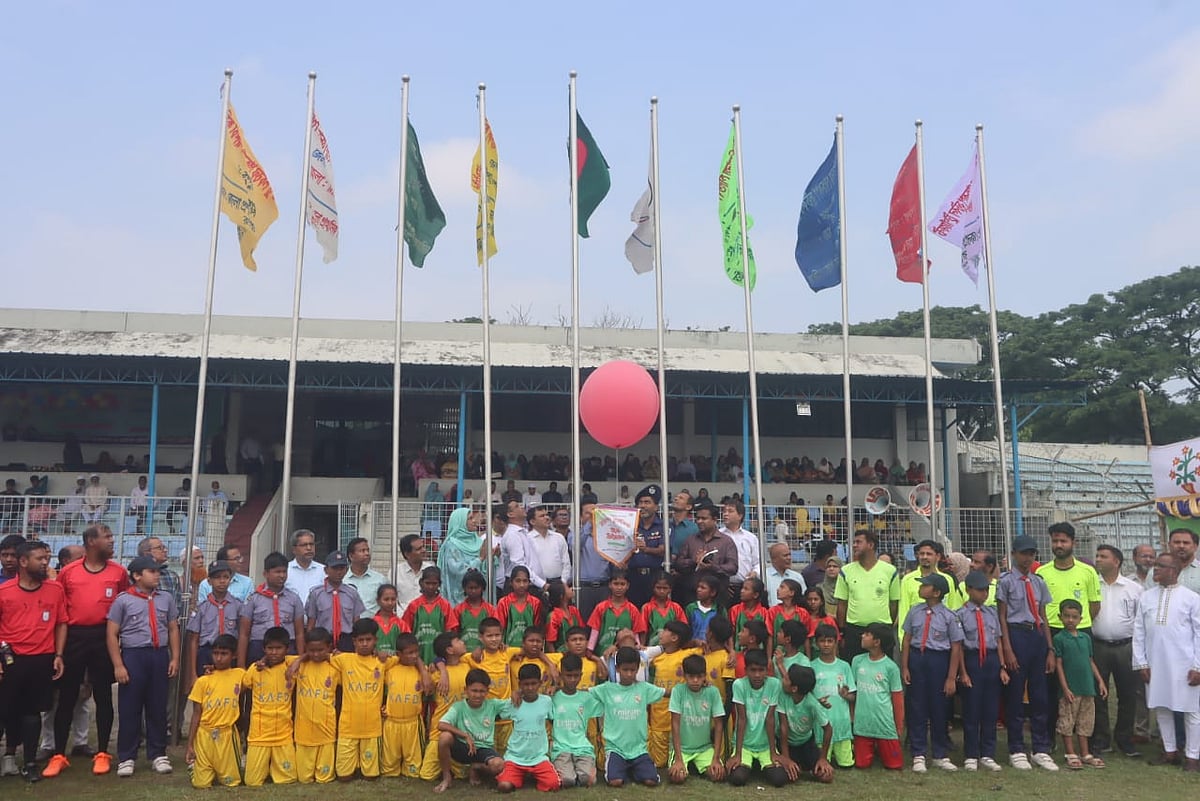 রংপুরে প্রাথমিক বিদ্যালয় ফুটবল টুর্নামেন্ট শুরু