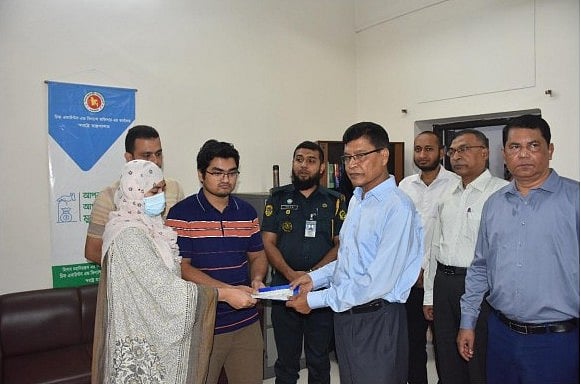 হিসাব মহানিয়ন্ত্রকের কার্যালয়ে 
বিশেষ সেবা কার্যক্রম চলছে