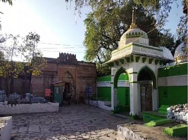 ভারতে চৌদ্দ শতকের ভোজশালা মসজিদের জায়গাকে মন্দির বলে রায় হাইকোর্টের