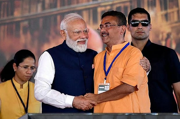 পশ্চিমবঙ্গে আসলে কী ঘটেছিল, তৃণমূলকে কীভাবে নড়বড়ে করে দিল বিজেপি