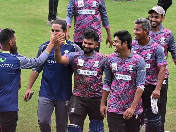 পাঁচ সেঞ্চুরির দিনে মোহামেডানকে হারিয়ে শীর্ষে প্রাইম ব্যাংক