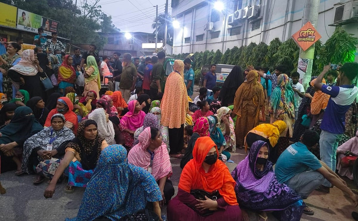 বগুড়ার রাহুল গ্রুপ : শ্রমিকদের বেতন বাড়ছে মাসে ৫০০ টাকা, কাজে যোগ দেওয়ার ঘোষণা