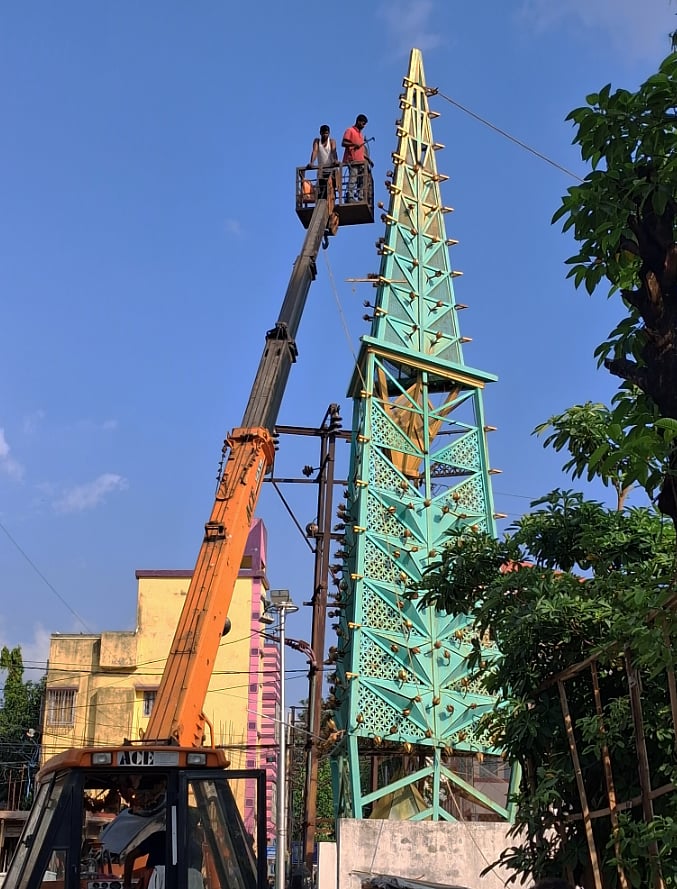 পশ্চিমবঙ্গে চালু হলো ‘বুলডোজার সংস্কৃতি’, ‘ধর্মকর্ম’ আর এড়াতে চায় না সিপিএম
