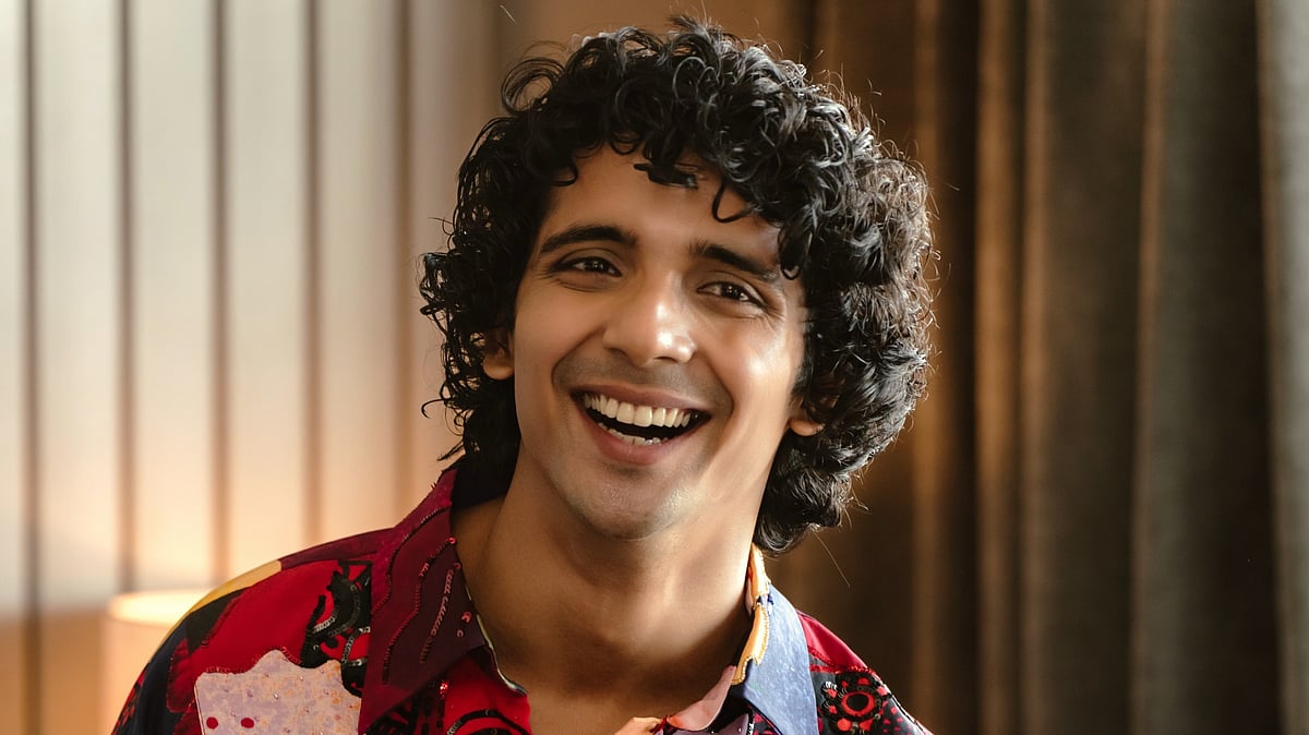 এ স্কয়ার প্লাস বি স্কয়ার সূত্র ভুলে যাওয়া ছেলেটিই হাঁটছে কানের লালগালিচায়