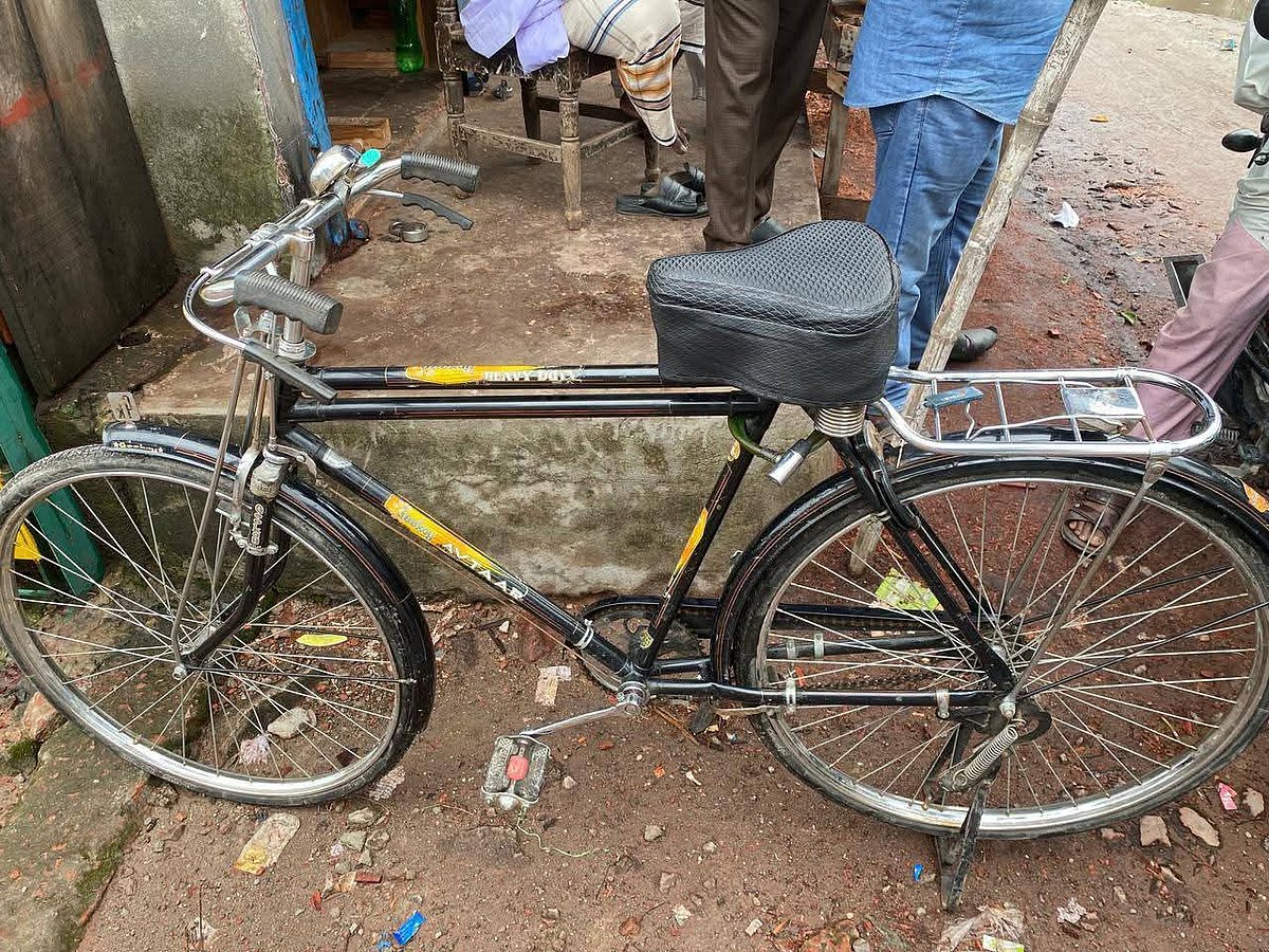 চোর নিয়ে গেল ইমামের মোটরসাইকেল, রেখে গেল বাইসাইকেল