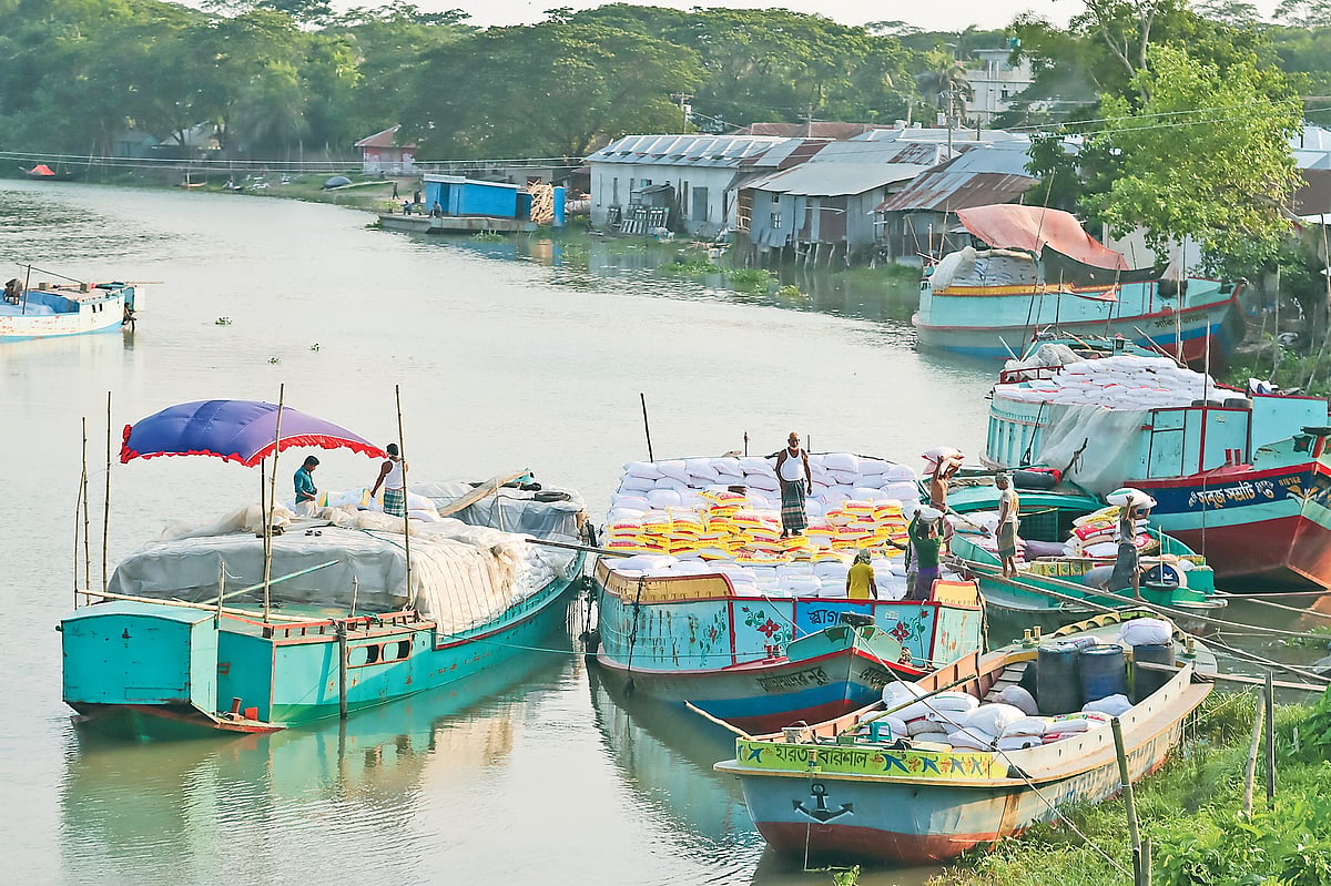 টরকী বন্দরের টিকে থাকার লড়াই