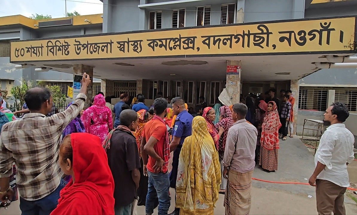 সড়ক দুর্ঘটনায় শিক্ষিকা নিহত, খবর শুনে অসুস্থ হয়ে শিক্ষার্থীর মৃত্যু