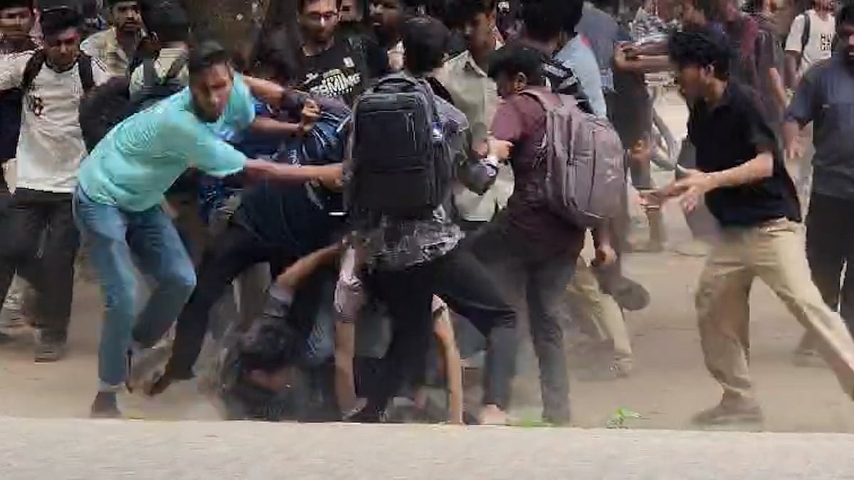 রাজশাহী বিশ্ববিদ্যালয়ে দুই বিভাগের শিক্ষার্থীদের মধ্যে মারামারি