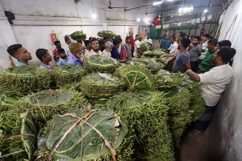 এক কিলোমিটার দীর্ঘ হাট, দিনে কোটি টাকার পান বেচাকেনা