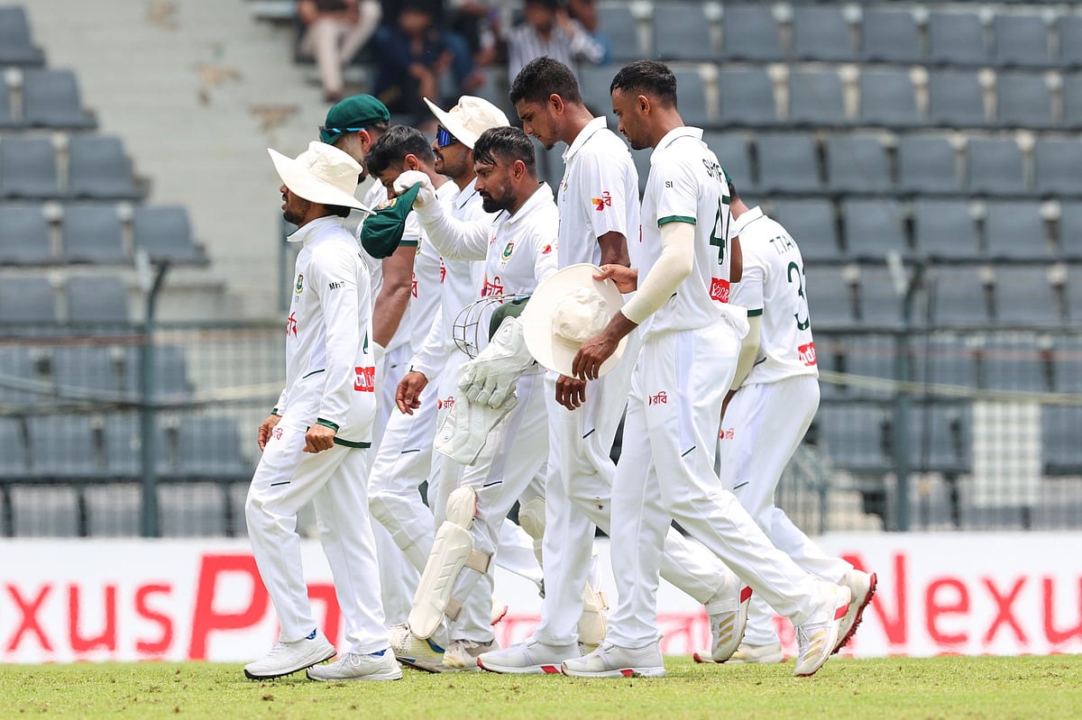 ৩৩৬ রানে পিছিয়ে মধ্যাহ্নভোজে পাকিস্তান, বাংলাদেশের চাই ৮ উইকেট