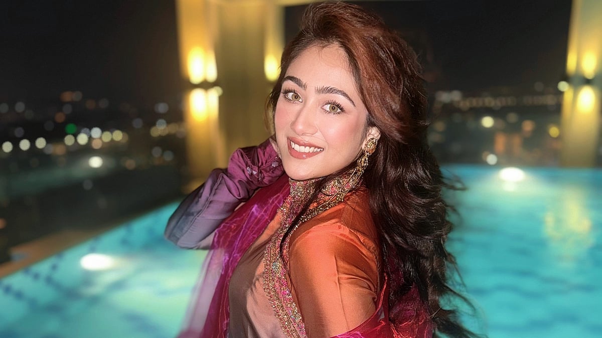 শট শেষে দেখি, ব্যাগের মধ্যে ফোন নেই