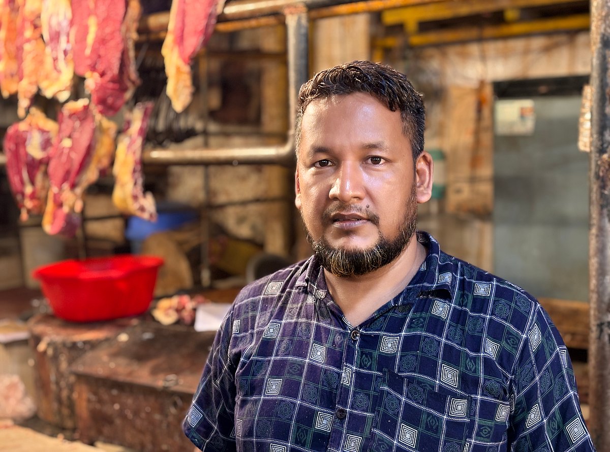 ঈদে ১০টি গরু কাটার কাজ নেবেন আমজাদ, কত টাকায় কাটবেন একেকটি?